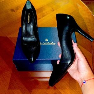 BRAND NEW Brooks Brothers Leather Pumps, Size 7.5